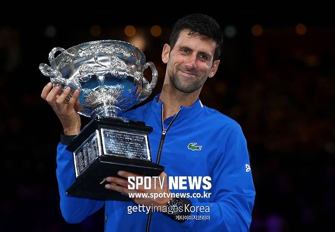 ▲ 2019년 호주 오픈 남자 단식에서 우승한 노박 조코비치. 그는 이 대회 7회 우승 기록을 세우며 역대 남자 단식 최다 우승자가 됐다. ⓒ Gettyimages