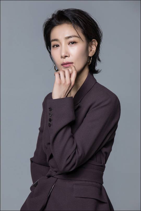 JTBC 'SKY캐슬'에서 김주영 역을 맡은 김서형은 "'김서형이니까 다르다'는 걸 보여주고 싶었다"고 했다.ⓒ플라이업엔터테인먼트