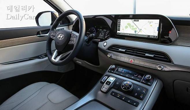 팰리세이드의 버튼식 기어 선택 장치