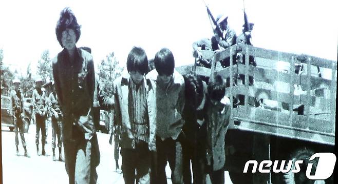 5‧18 민주화운동기록관이 공개한 1980년 5월 광주 민중항쟁을 기록한 영상.© News1