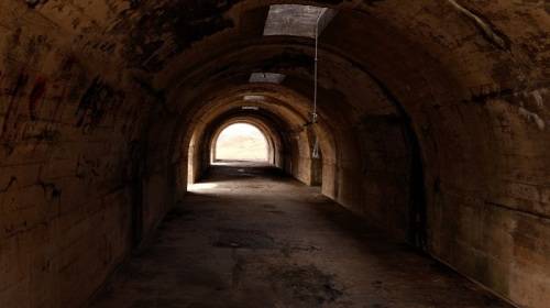 저장고 내부. 명반석을 수레로 나른 통로가 보인다. 해남=서재민 기자