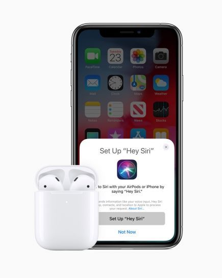 애플이 20일(현지시간) 무선 블루투스 이어폰 ‘에이팟 2세대’를 공개했다. 네티즌들은 에어팟2를 두고 여러가지 의견을 쏟아내고 있다.사진=애플 홈페이지