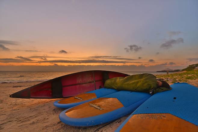 해변에서 은하수 이불을 덮고잤던 첫 번째 비박
