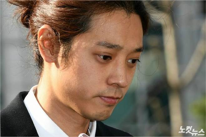 불법 몰카 촬영 및 유포 혐의를 받고 있는 방송인 정준영이 3월 14일 오전 서울지방경찰청 광역수사대에 조사를 받기 위해 출석. 취재진 질문에 답하고 있다. (사진=이한형 기자)