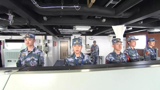 【서울=뉴시스】 17일 중국 국영 중앙(CC) TV가 자국 두 번째 항공모항이자 첫 국산 항모인 '001A'의 해상 시험 영상을 이례적으로 공개했다. 해상시험이 진행되는 모습. <사진출처: CCTV> 2019.04.18