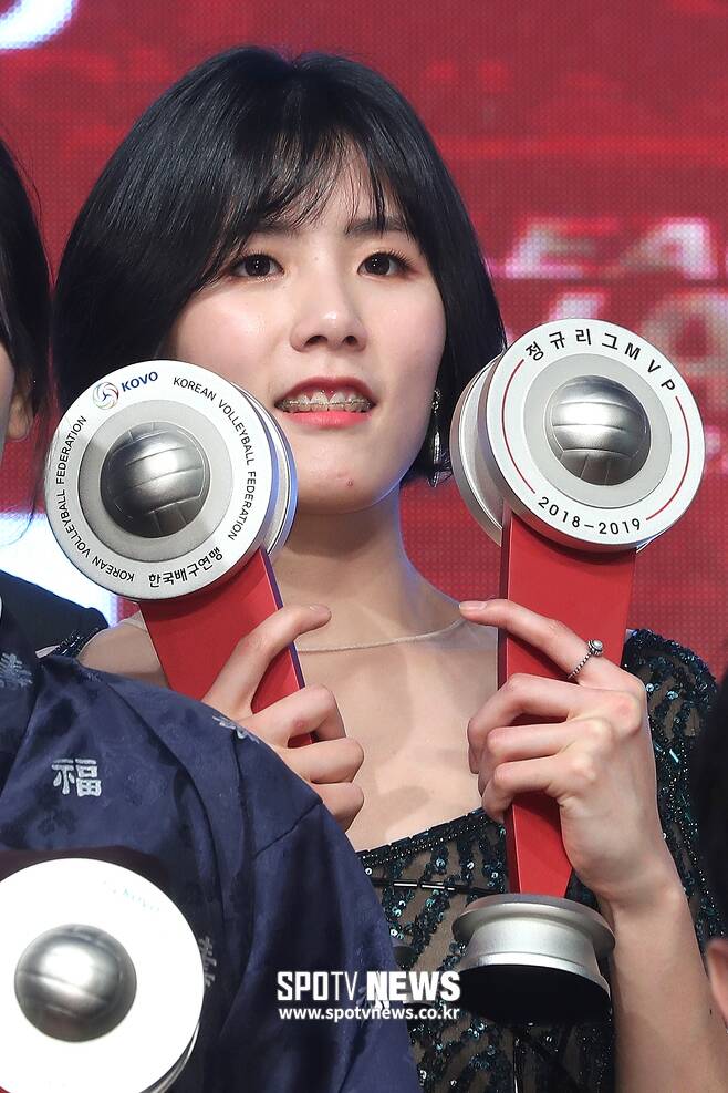 ▲ 2018~2019 시즌 V리그 여자부 정규 리그 MVP를 수상한 이재영 ⓒ 곽혜미 기자