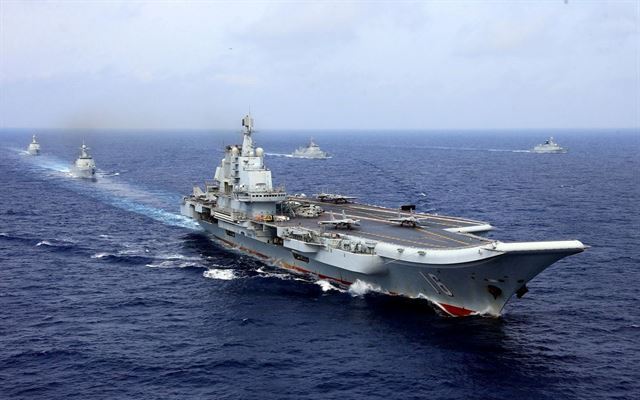중국 최초의 항공모함인 랴오닝함. 러시아 쿠즈네초프 2번함을 들여와 개조한 것이다. 연합뉴스