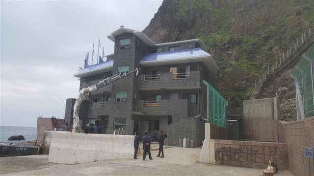 경북 울릉군 안용복길 3 독도 주민숙소. 최근 8개월간 리모델링했다. 독도관리사무소 제공 경북 울릉군 안용복길 3 독도 주민숙소. 최근 8개월간 리모델링했다. 독도관리사무소 제공