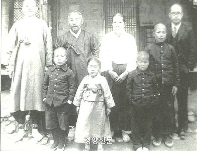 김원봉 선생의 가족들. 한국전쟁이 일어나자 빨갱이 김원봉의 가족이라는 이유로 몰살당했다.