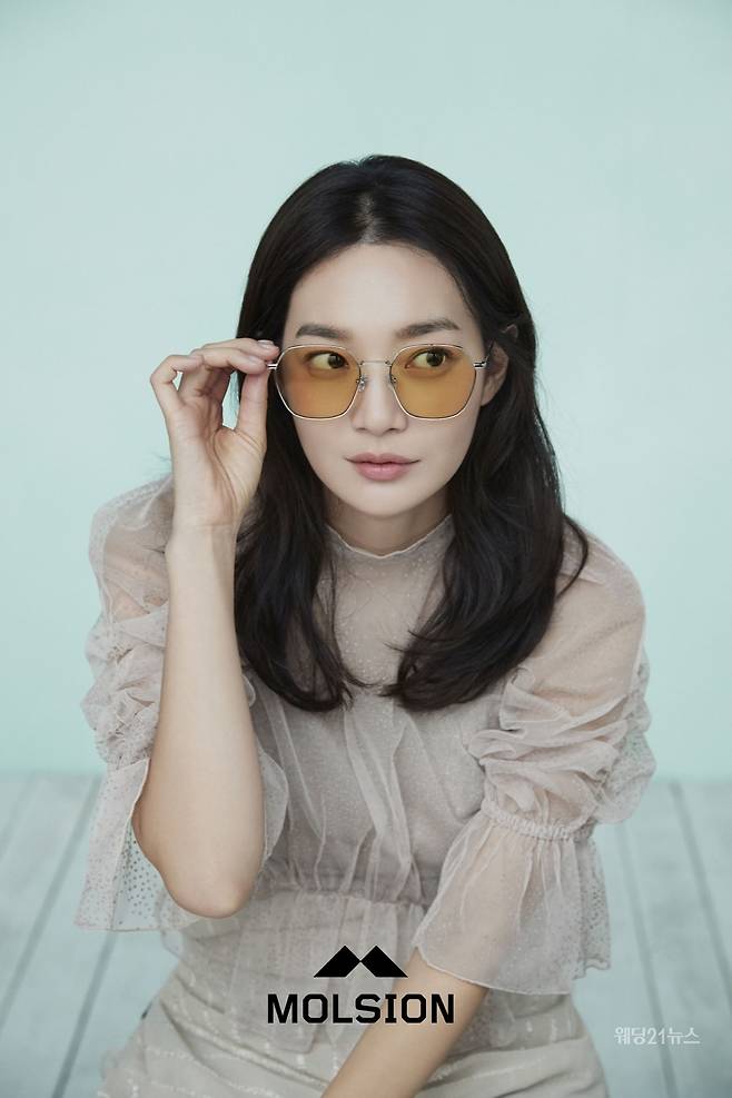 사진 : 몰숀, 뮤즈 신민아 'ATELIER' 화보 공개