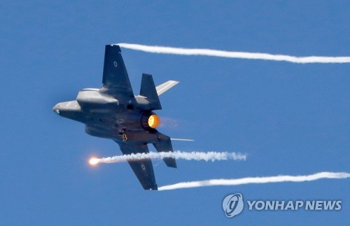 이달 9일 텔아비브에서 열린 에어쇼에서 선 뵌 이스라엘공군 F-35 전투기 [AFP=연합뉴스]