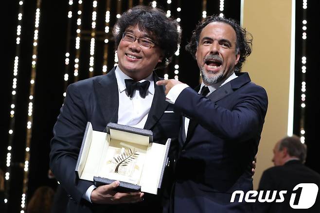 봉준호 감독의 '기생충'이 제72회 칸영화제에서 황금종려상을 수상했다. © AFP=뉴스1