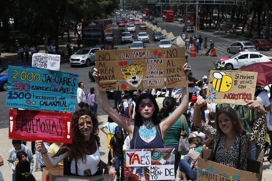 지난 24일 멕시코시티에서 열린 기후변화 대응 촉구 시위 [AP=연합뉴스]