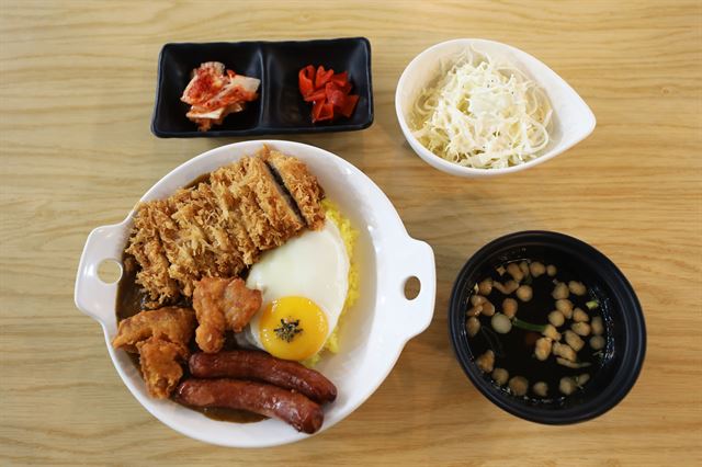 부산 대연동 일본 오사카식 카레 식당 ‘에끼카레’.