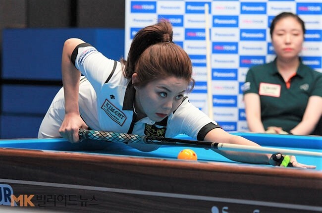 이번대회 스폰서초청시드로 대회에 참가한 `포켓여제` 김가영은 수준급의 3쿠션 실력을 선보이며 대회 공동3위에 올랐다.