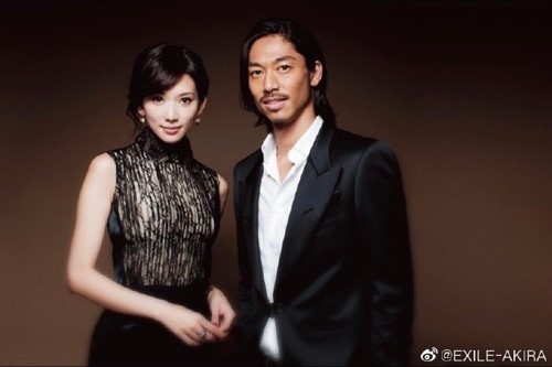 ▲ 결혼을 발표한 린즈링과 아키라(왼쪽부터). 출처| 아키라 웨이보