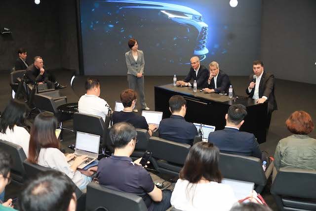 카젬 한국GM 사장이 25일 오전 인천 부평구 GM 한국디자인센터에서 열린 기자간담회에서 발언하고 있다. (사진=한국GM)