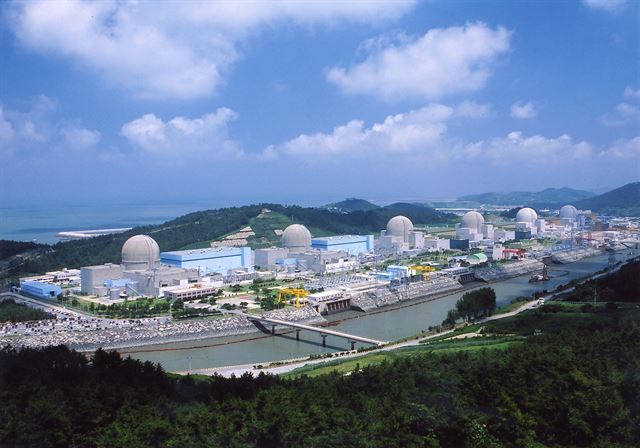 전남 영광군 한빛 원자력발전소. 왼쪽부터 차례로 1~6호기. 한국수력원자력 제공