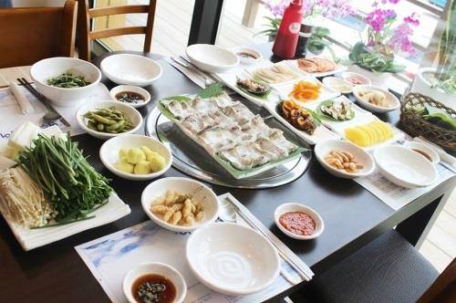 남녀노소 누구나 즐길 수 있는 샤부샤부. 남녀노소 누구나 즐길 수 있는 샤부샤부.