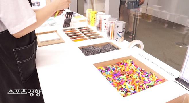 모나미 153 제품을 커스터마이징 할 수 있는 모나미 스토어/ 정유진 PD yoojin4603@kyunghyang.com
