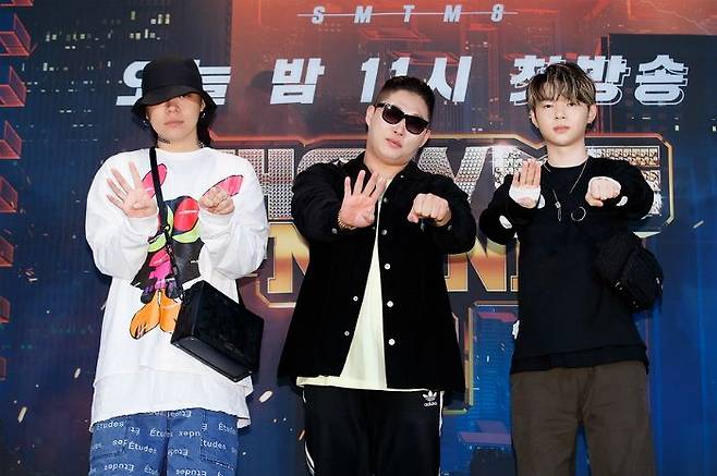 '40크루'. 왼쪽부터 키드밀리, 스윙스, 보이콜드. 팀원 중 매드클라운은 개인사정으로 제작발표회에 불참했다.