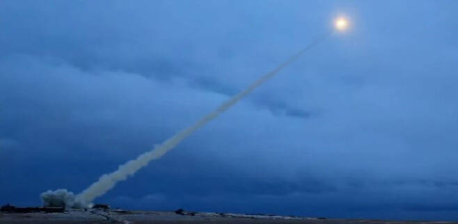 지난해 3월 공개된 러시아 원자력 추진 미사일 ‘9M730 부레베스트닉’ 발사 장면.  러시아 정부 제공