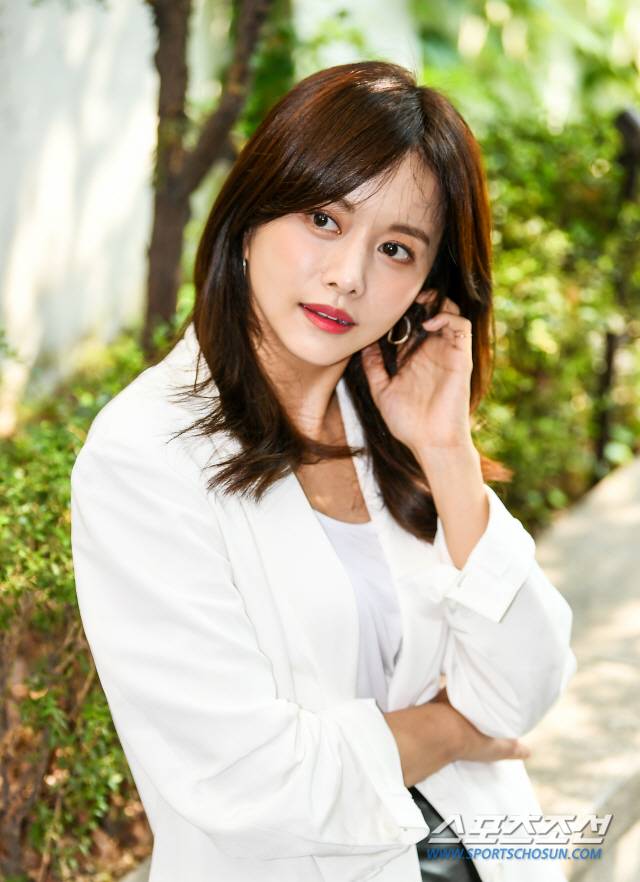 배우 한보름이 20일 오전 서울 서초구 반포동 한 카페에서 진행된 인터뷰에 앞서 포즈를 취하고 있다. 한보름은 종영한 수목 드라마 '레벨업'에서 주연을 맡아 폭넓은 연기 스펙트럼을 선보였다. 반포동=박재만 기자 pjm@sportschosun.com/2019.08.20/