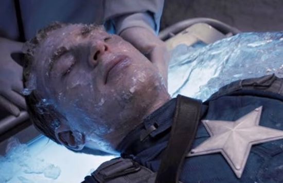 영화 속에서 냉동인간 상태에서 깨어나기 직전의 '캡틴아메리카'의 모습. [사진=유튜브 화면캡처]