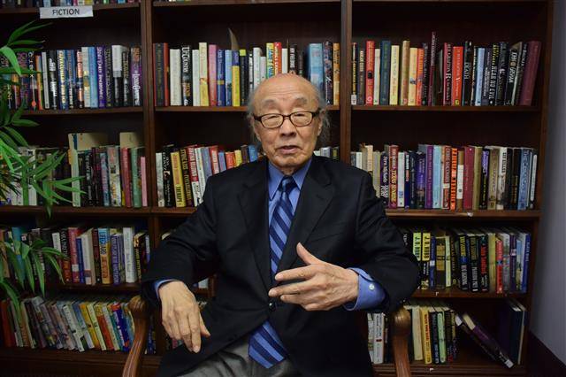 박한식 미국 조지아대 명예교수가 2일(현지시간) 서울신문과의 인터뷰에서 북미 대화와 한일 관계 등 최근 외교 현안에 대한 질문에 답하고 있다. 박한식 미국 조지아대 명예교수가 2일(현지시간) 서울신문과의 인터뷰에서 북미 대화와 한일 관계 등 최근 외교 현안에 대한 질문에 답하고 있다.