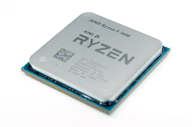 AMD 라이젠5 3600 프로세서.