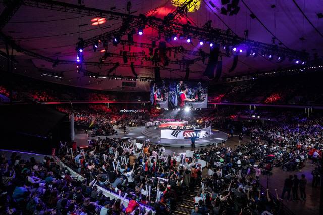 지난해 블리즈컨 현장에서 열린 '2018 오버워치 월드컵' 경기 장면. 사진제공=블리자드