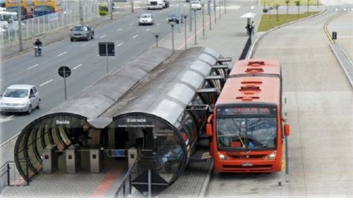 S-BRT는 전용승강장에 들어가면서 요금을 지불하는 시스템이다. [자료 국토교통부]