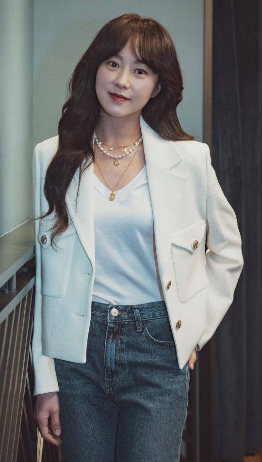 영화 ‘속물들’에서 미술작가 선우정을 연기한 배우 유다인./ 사진제공=주피터필름