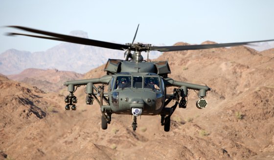 미국의 록히드마틴은 UH-60 블랙호크에 무장을 단 '암드(Armed) 블랙호크'를 선보였다. 이렇게 기동 헬기를 무장한 것을 무장 헬기라 한다. 다양한 회사에서 무장 헬기 제품을 내놓고 있다. [사진 록히드마틴]