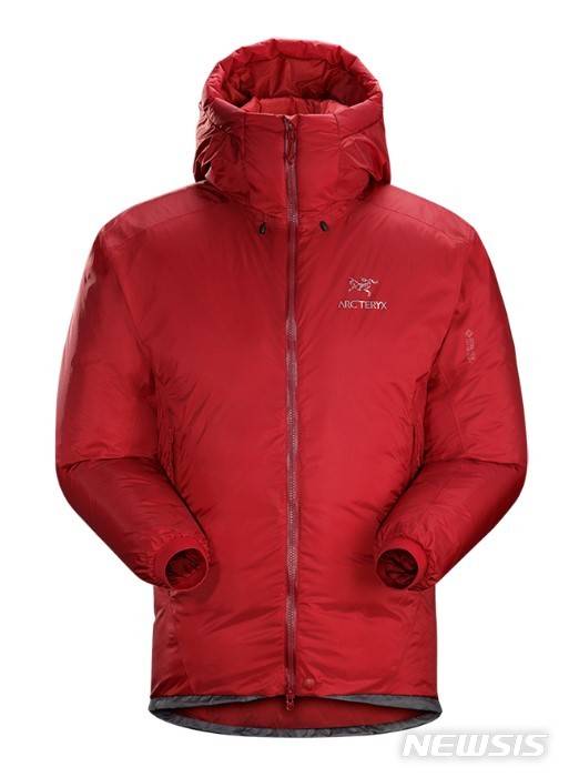 아크테릭스 파이어비 AR 파카. /사진=뉴시스(넬슨스포츠 공식 홈페이지)