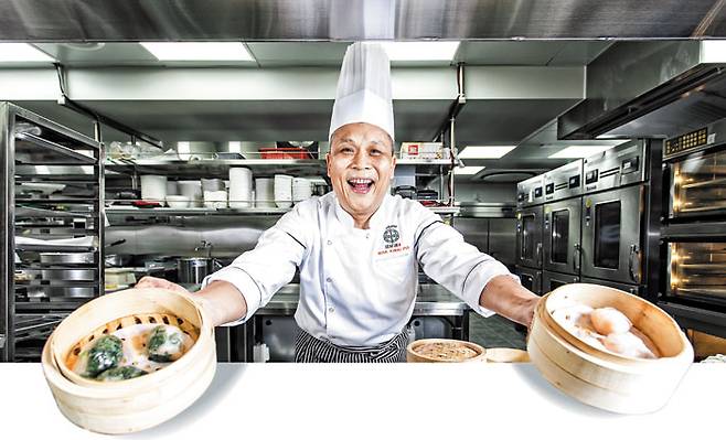 분식집 수준의 허름한 가게로 시작해 세계 12국 52지점을 거느린 ‘딤섬 제국’으로 팀호완을 키운 오너 셰프 막카이푸이씨. 그는 “딤섬은 섬세하고 무궁무진한 요리”라고 했다. /이신영 영상미디어 기자