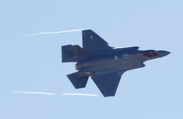 6일 미국 유타주 힐 공군기지에서 훈련 중인 미 공군 F-35A. 유타=로이터 연합뉴스