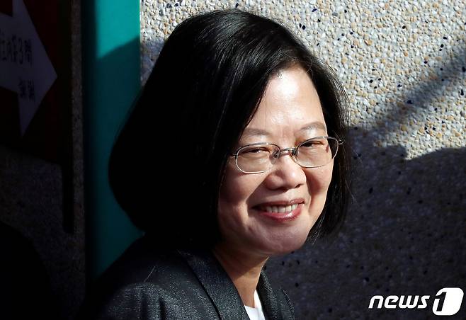 11일 대만 총통선거에서 승리한 차이잉원 총통이 활짝 웃고 있다. © 로이터=뉴스1