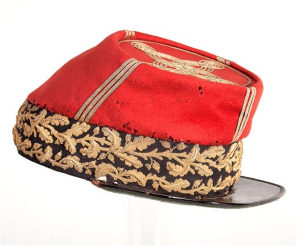 1852년 프랑스군 장군이 쓰고 다니던 ‘bonnet de police à visière(순찰 챙 모자)’ /출처= ⓒliveauctioneers.com
