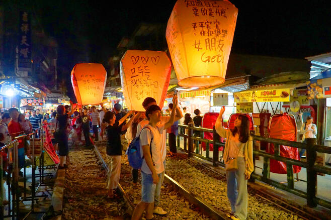 “일본 대신 대만.” 최근 몇년간 한국인들의 사랑을 받고 있는 대만의 스펀. 2020년 신년 다짐, 쇄신, 기원 여행지로도 인기가 높다. [사진=함영훈 기자]