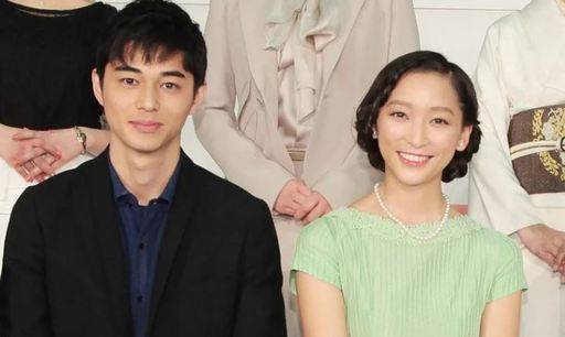 히가시데 마사히로(왼쪽), 안 부부.