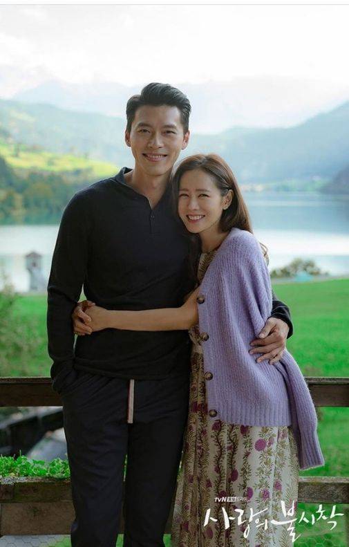 tvN 역대 최고 시청률을 기록한 '사랑의 불시착'의 현빈 손예진이 드라마 비하인드 컷에서 다정한 케미를 드러냈다.ⓒ tvN 드라마 공식 인스타그램