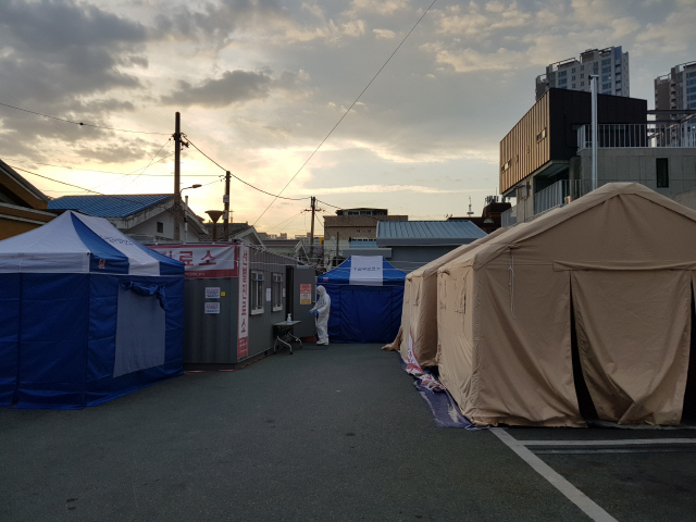 대구의 한 선별진료소에 마련된 음압 텐트의 모습. /사진제공=대한공중보건의사협의회