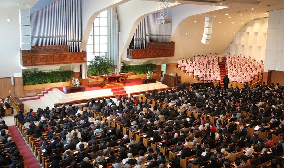 서울 강남의 대형교회 중에서 소망교회는 가장 먼저 주일예배 중단 결정을 내렸다. [중앙포토]