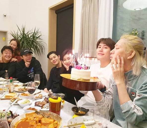 김희철 생일파티 / 사진 = 김희철 인스타그램