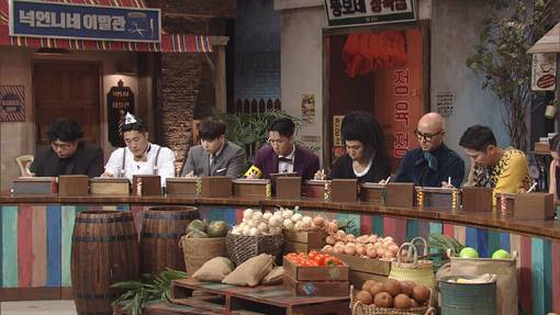 14일 100회를 맞이하는 tvN 예능 ‘놀라운 토요일-도레미 마켓’의 한 장면. 사진제공|tvN