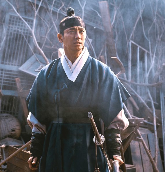 주지훈은 넷플릭스 오리지널 드라마 '킹덤' 시즌2에서 부패한 권력에 칼을 겨누는 왕세자 이창 역을 맡았다.