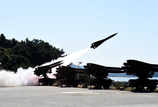 공군 호크 지대공미사일이 가상 표적을 향해 발사되고 있다. 세계일보 자료사진