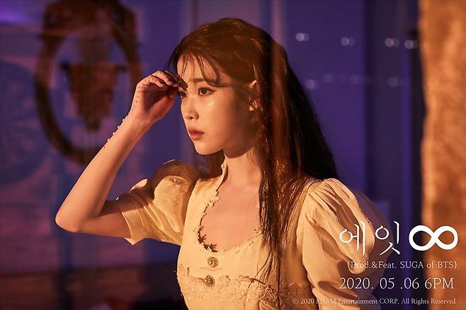 가수 아이유의 신곡 '에잇'이 발매 직후 각종 음원 차트에서 1위를 기록했다. (사진=이담엔터테인먼트 제공)