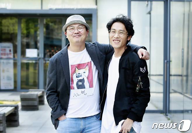 서울 삼청동 카페, 영화 '고양이 집사' 임희섭 감독, 조은성PD(오른쪽) 인터뷰 / 뉴스1 © News1 권현진 기자